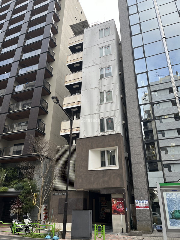 Floor and Walls Hacchobori