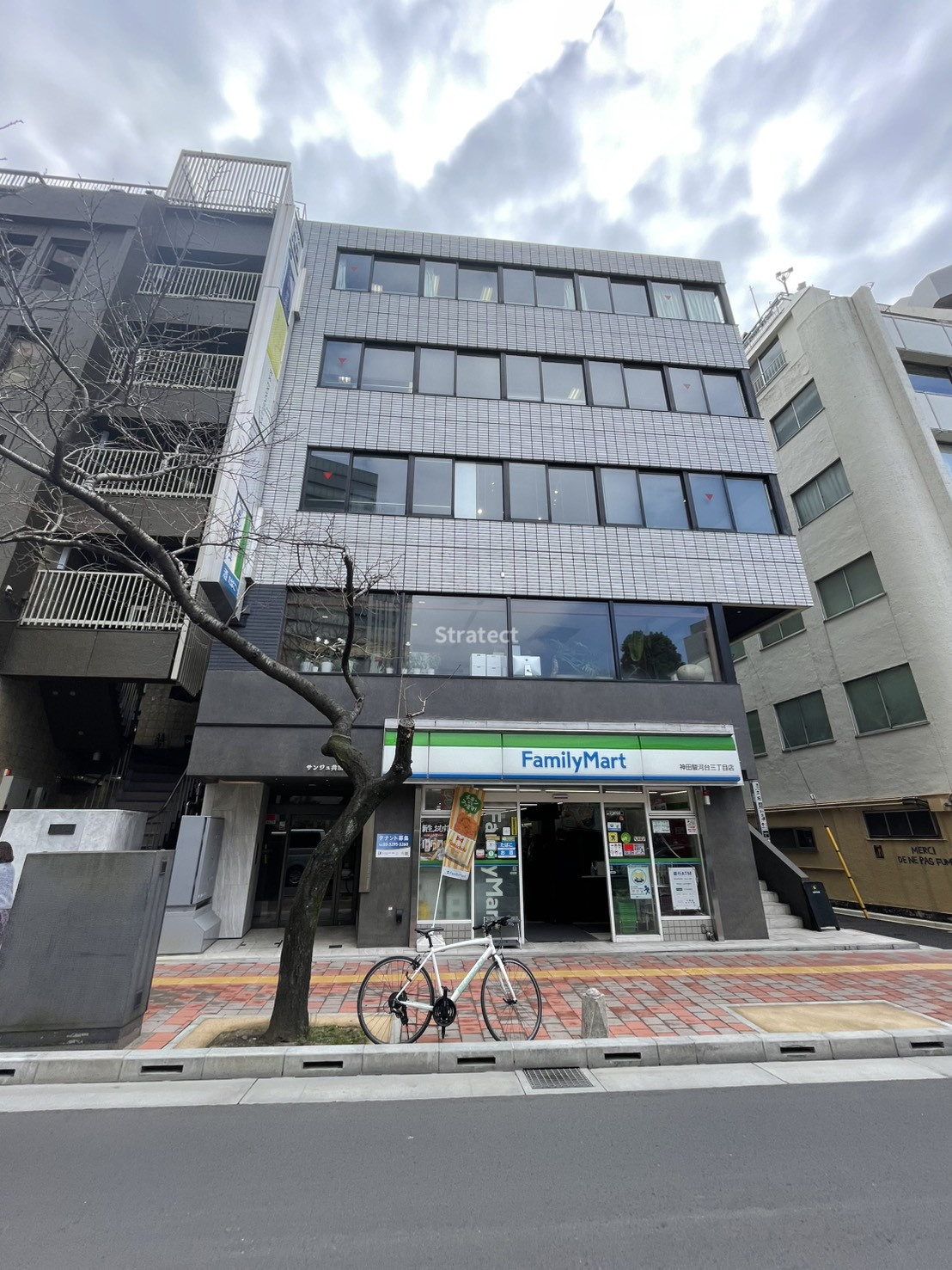 サンジュ共和十番館