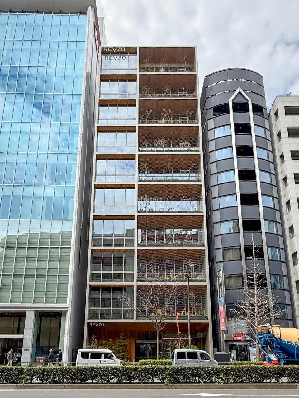 ＲＥＶＺＯ新橋