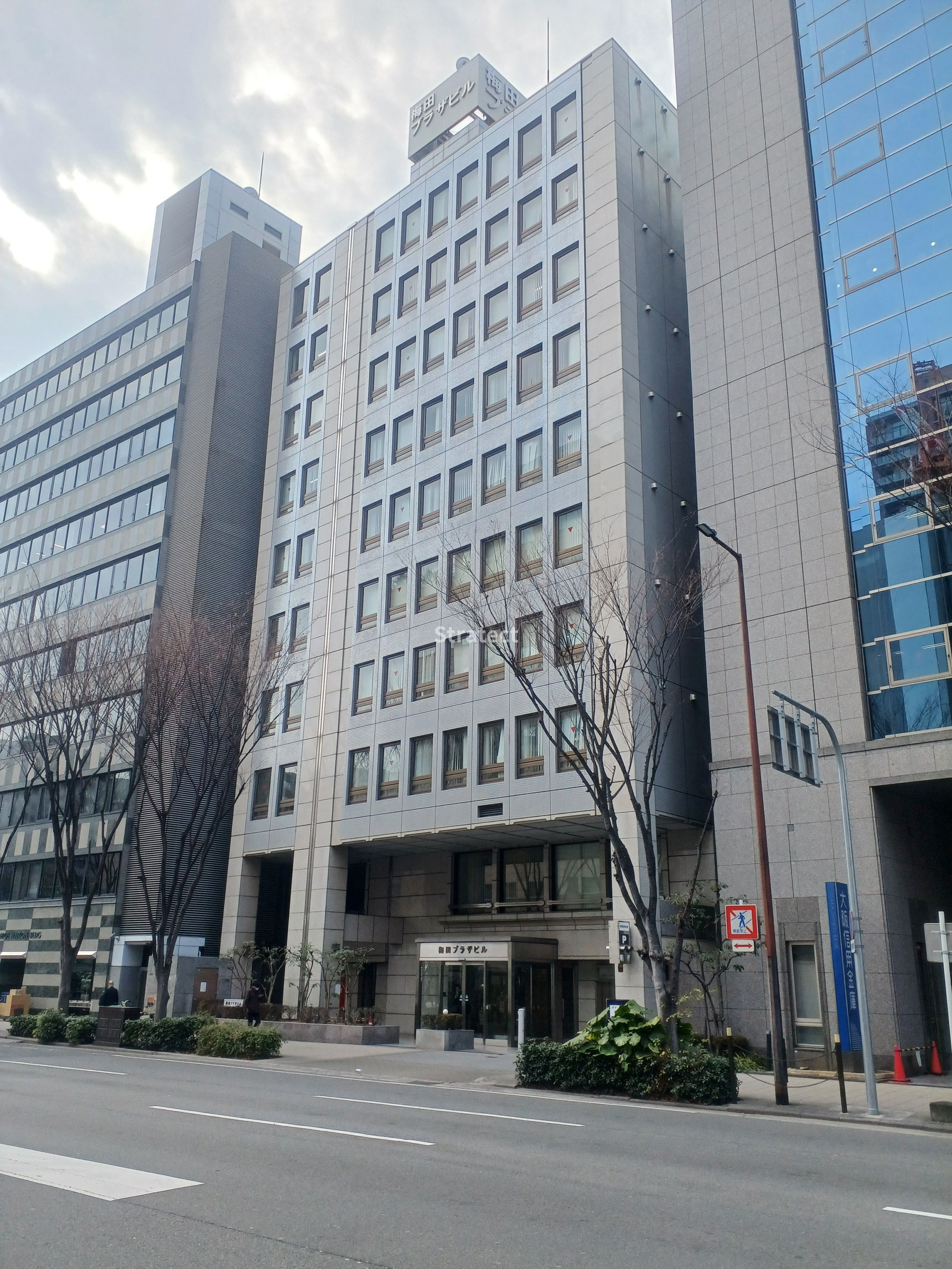 梅田プラザビル本館