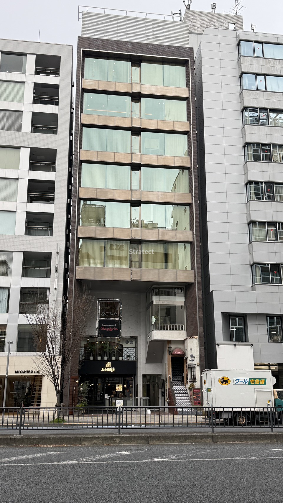 青山鈴木硝子ビル